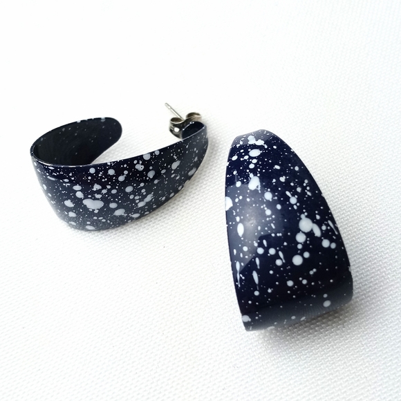 Vintage Jewelry - Vintage 80s Blue Paint Splat Earrings Open Hoop